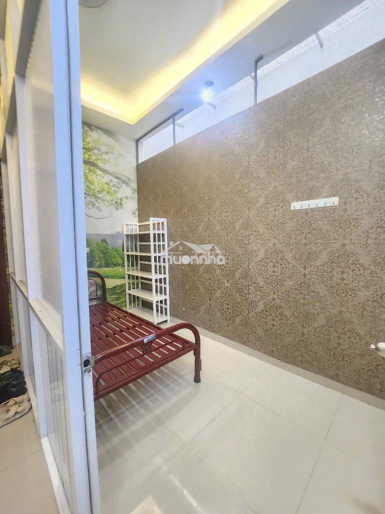 Phòng 1 người, có máy lạnh, đường 85 tân quy, quận 7
