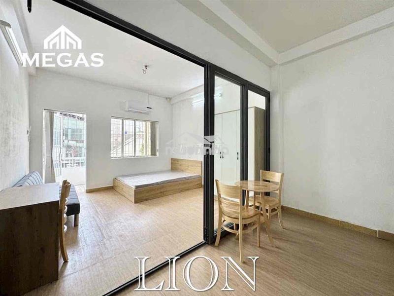 Cho thuê 1pn ban công rộng 40m2 ngay toà nhà viettel