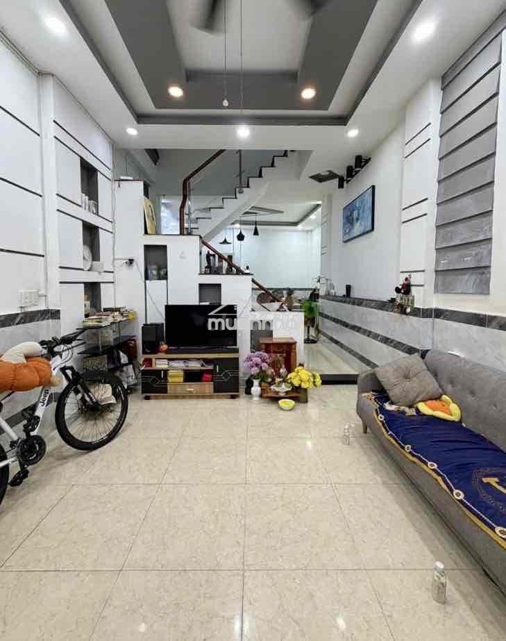 Bán nhà tỉnh lộ 10 sát quận 6 - dt 58m2 - 4m nở hậu 5.2m - hẻm xe hơi - 3