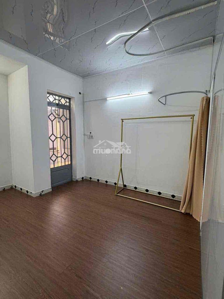 Cho thuê nhà hxh 4x6 1 trệt 1 lầu hoàng hoa thám nhà mới 1pn 1wc - 2