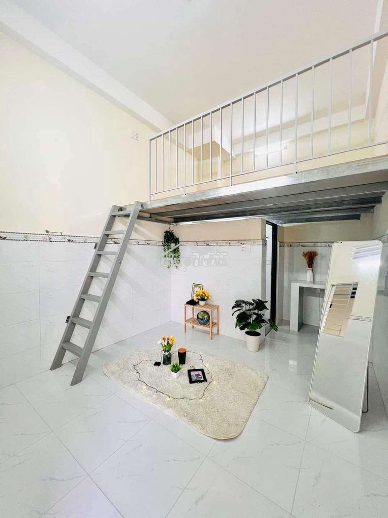 Phòng gác rộng giá 2tr4