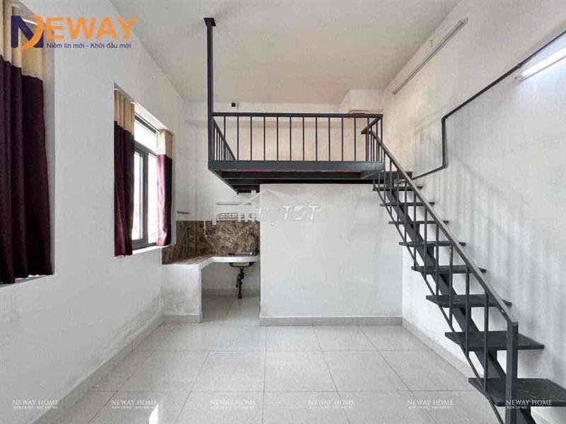 Phòng có gác cửa sổ trời ngay đầm sen - sân vận động phú thọ
