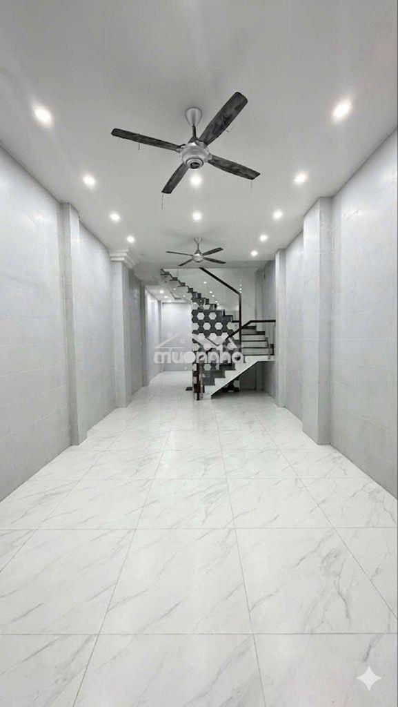 Cách mt 50m đường tân kỳ tân quý giá nhỉnh hơn 5 đồng.