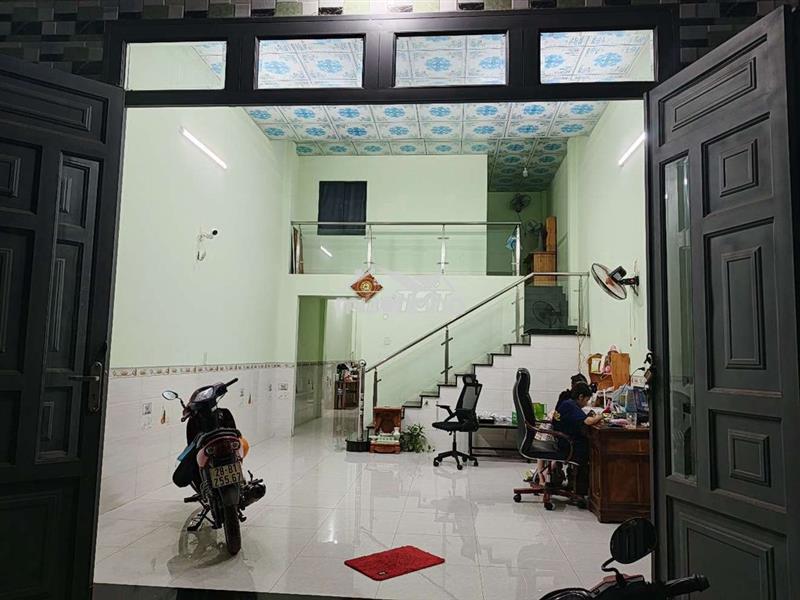 Cần bán nhà về quê