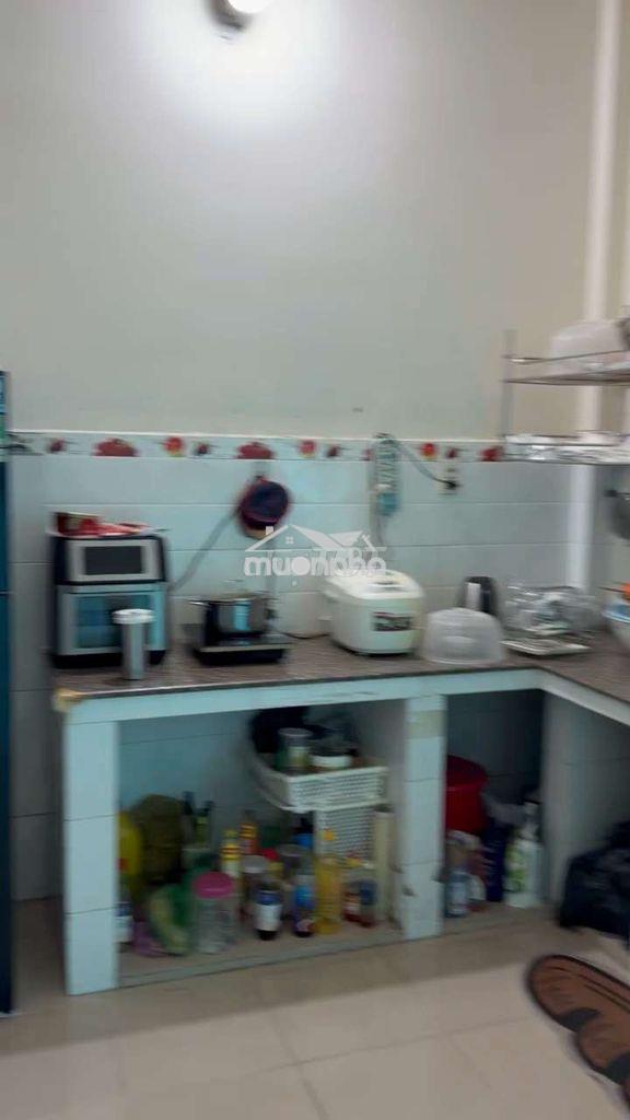 Cho thuê nhà hẻm c , phạm hùng hẻm xe hơi
dt: 6x10 giá: chốt 8 triệu 