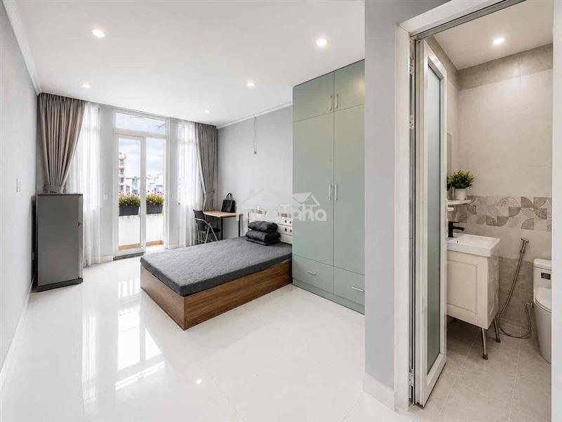 Căn hộ ban công 35m2 mới ngay công viên làng hoa