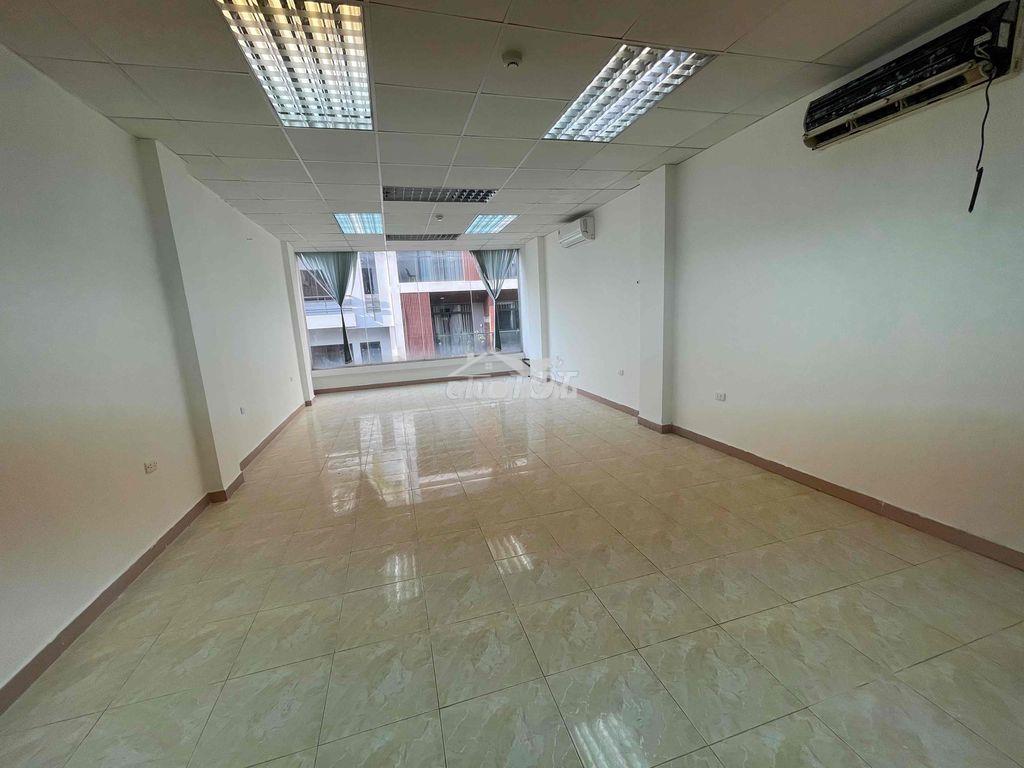 Văn phòng gần sân bay, giảm giá tháng 6 - 2