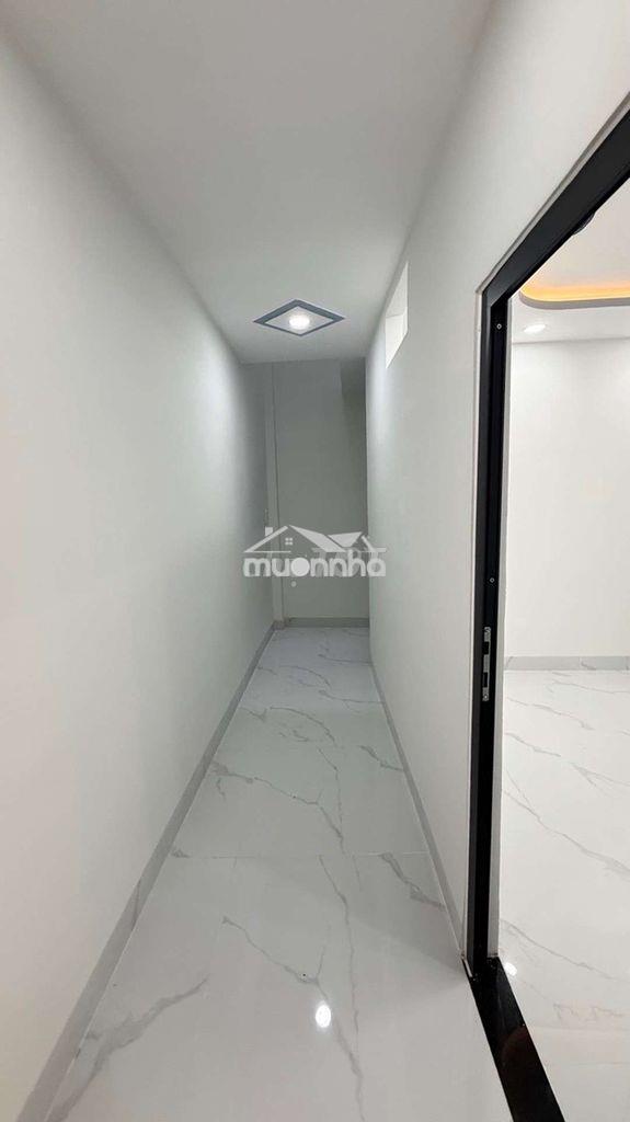 Nhà 4,5m*12m , 2 tầng btct, 3 phòng ngủ rộng - lũy bán bích - 5,xx tl - 4