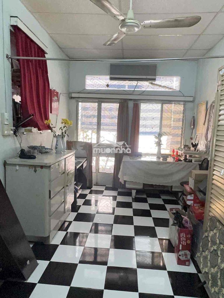 Nhà cũ kiên cố - vị trí đẹp - giá dễ chốt - 38m2 sát mặt tiền - 4