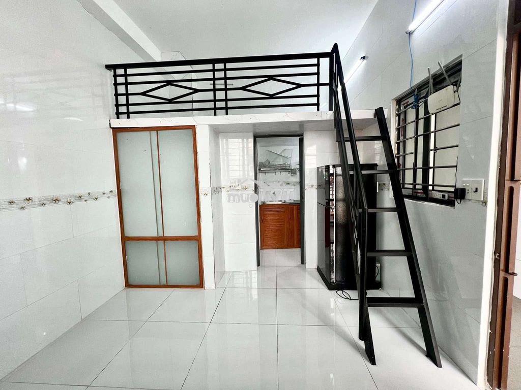 Cho thuê phòng có ban công cửa sổ thoáng  - 4