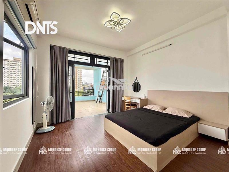 Cho thuê căn hộ 1 phòng ngủ balcony rộng 50m2 ngay chợ tân định