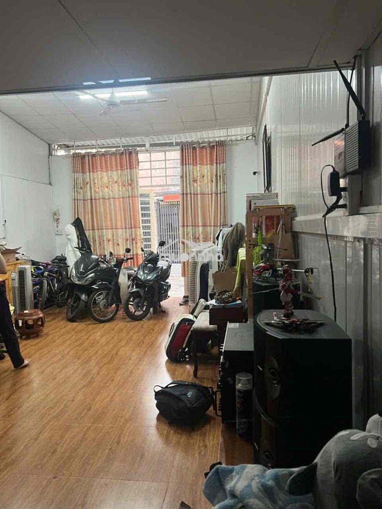 Nhà ngay gần cầu bến phân 5x20 2pn hẻm xe hơi