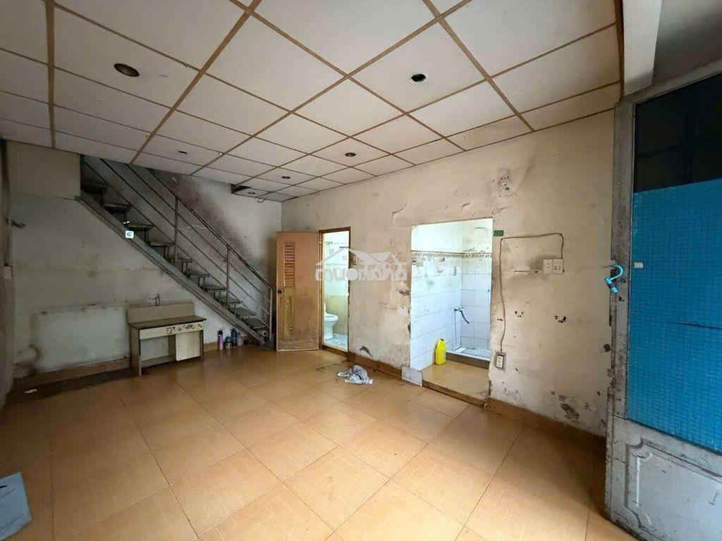 Nhà 29m² ngang 5m9 hẻm xe hơi gần mặt tiền lạc long quân - 4