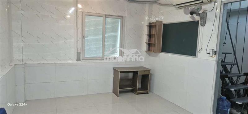 Phòng trọ ngã tư ga