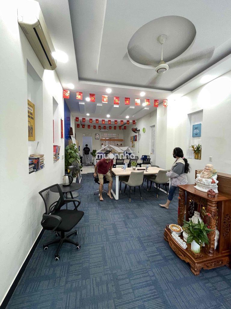 Cho thuê nhà trống suốt làm văn phòng ngay ngã tư thủ đức