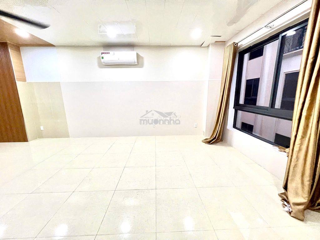 Văn phòng 7x20m tại vạn phúc city giá cho thuê 11 triệu/ tháng  - 2