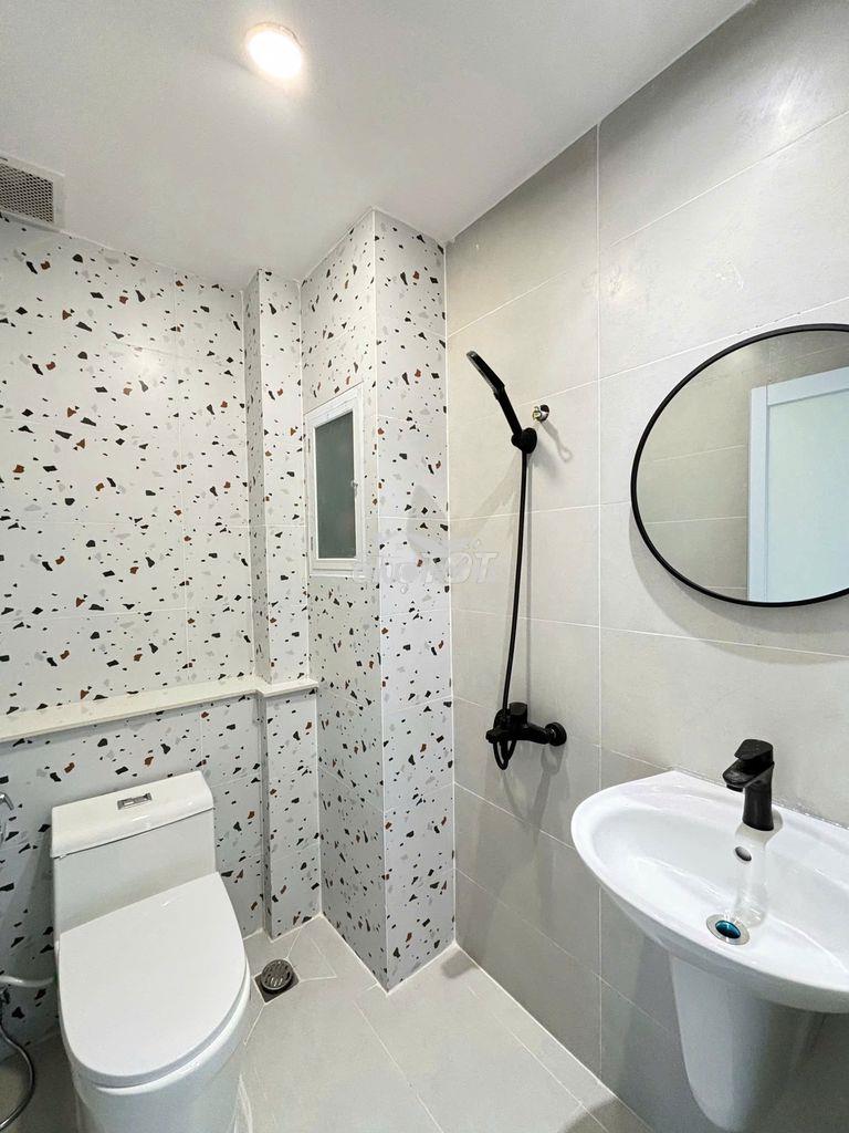 Phòng ban công mới xây ngay đầm sen, ô tô tận nhà - 2
