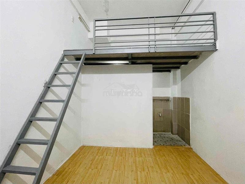 Duplex gác cao thoáng mát ngay e mart phan huy ích