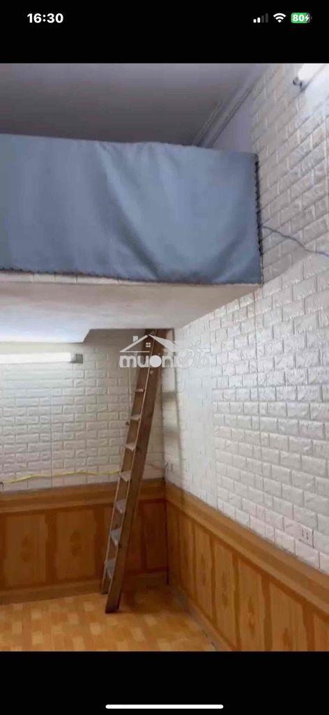 Chính chủ cho thuê căn studio tầng 1,tập thể xà phòng- ngõ 181 đường - 4