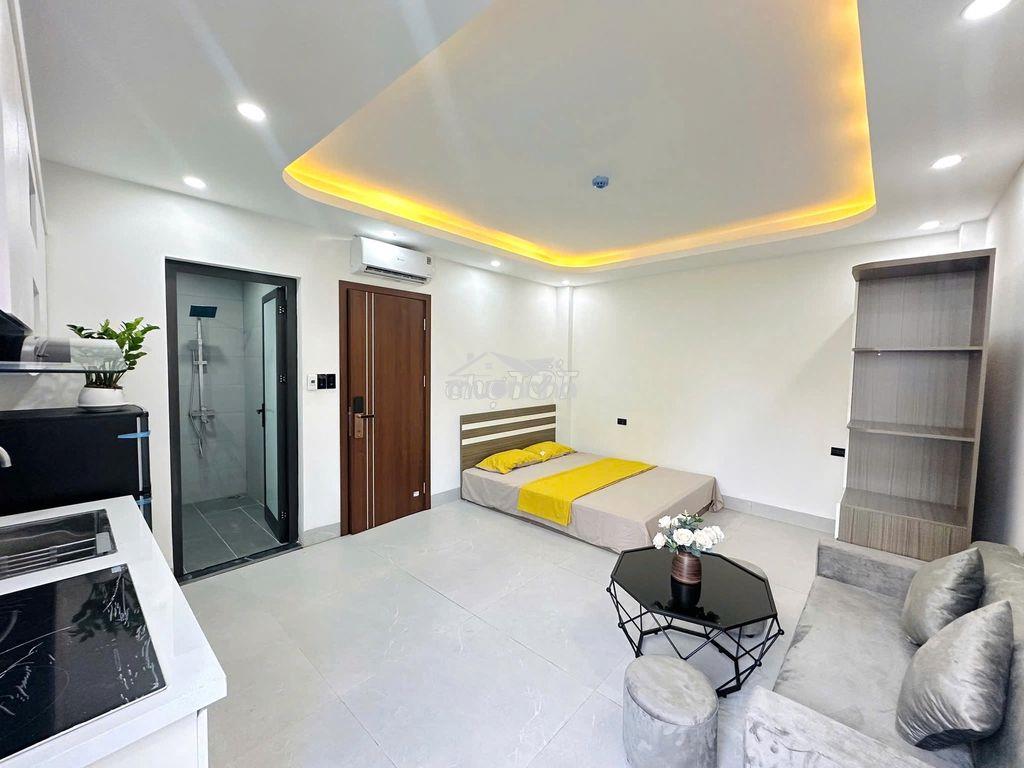 Phòng 30m2_studio ban công view phố_52 hoa lan khu phan xích long - 3