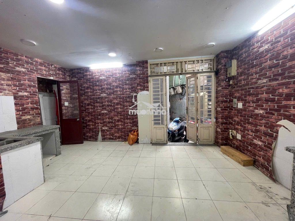 30m2 – 3 tầng – 4pn – sát mt cống quỳnh – 4,84 tỉ. - 2