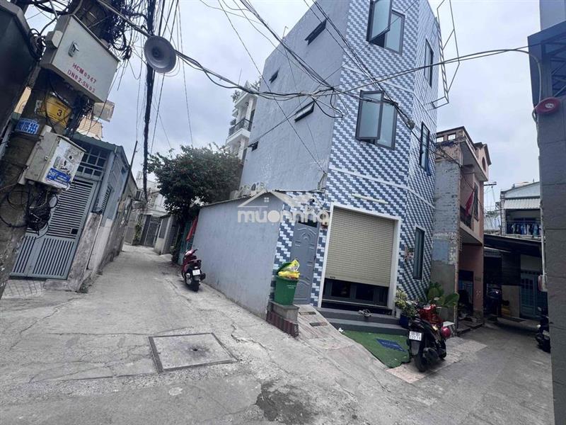 Nhà 3 tầng ngay gần chợ  đầu mối thủ đức. cầu vượt gò dưa. tỉnh lộ 43