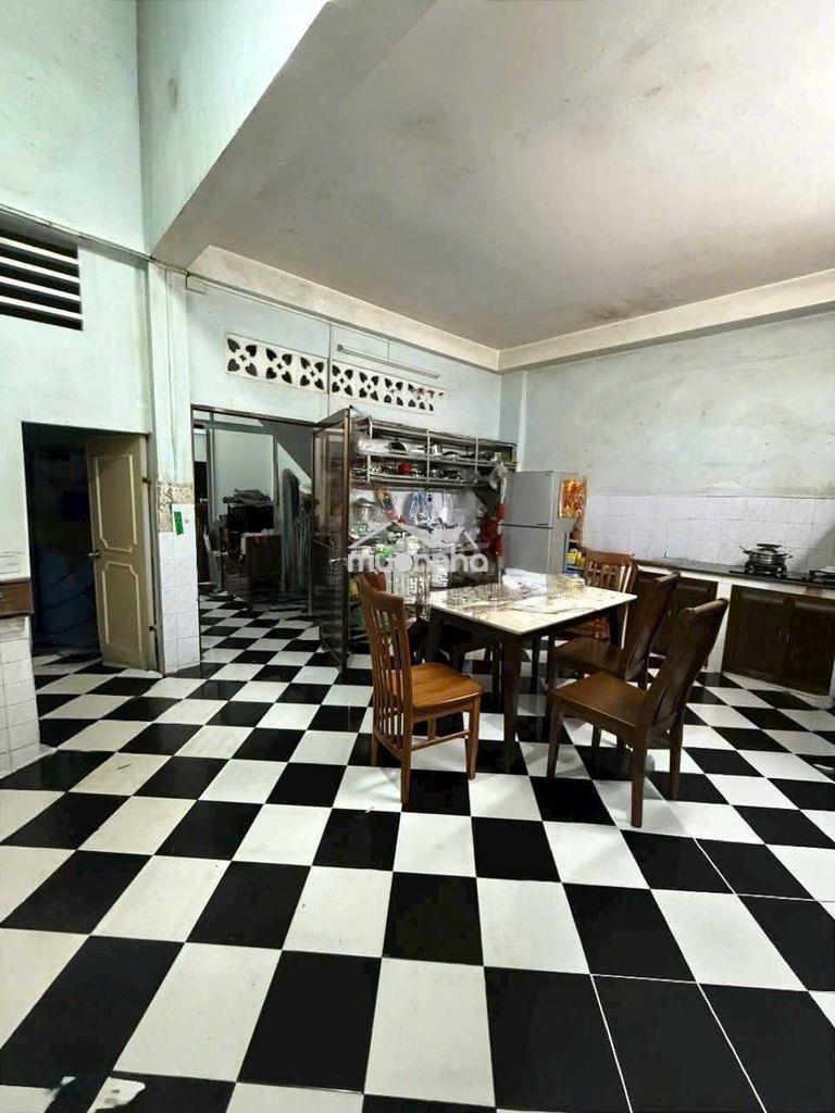 Hẽm 6m xe hơi đường bình thới. diện tích : 67m2. kc 4 tầng - 4