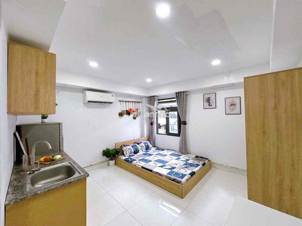 Studio ban công_cửa sổ_fullnội thất_toà nhà viettel_vòng xoay dân chủ - 4