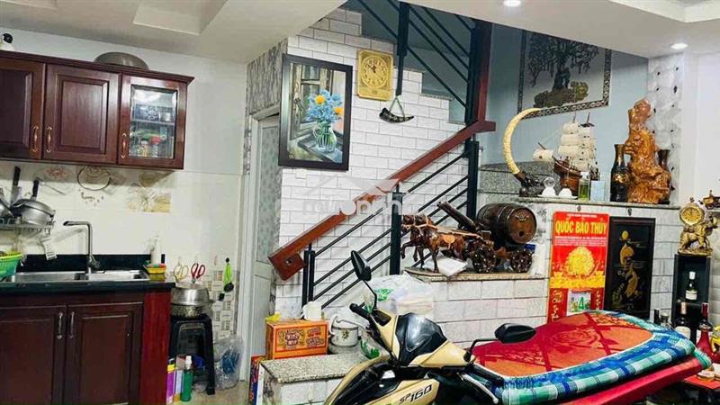 Nhà 5 tầng chính chủ cần bán gấp