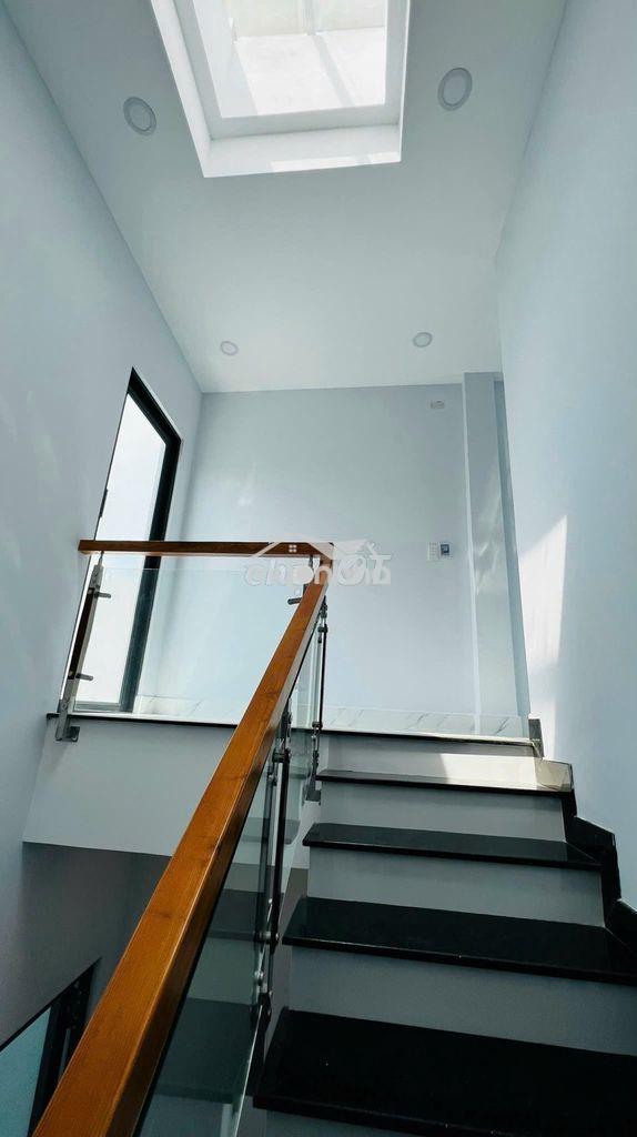 (Chỉ cho nữ) phòng hiện đại, có máy lạnh, cửa sổ 2tr7