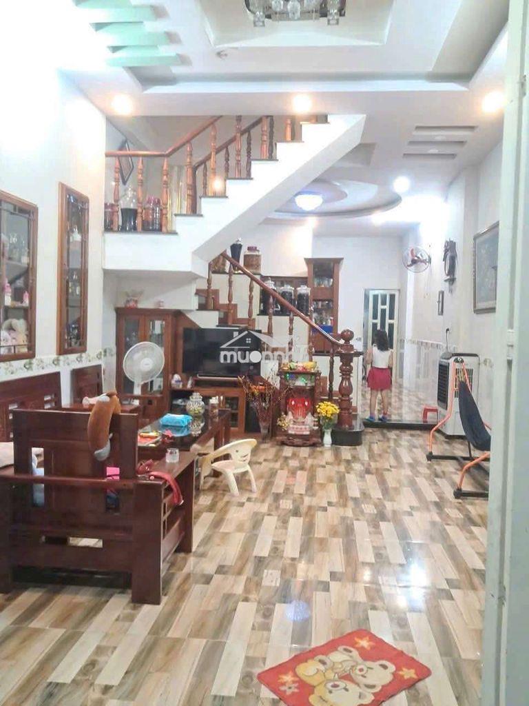 Cho thuê nhà 1 trệt 2 lầu gần chợ dĩ an 1
