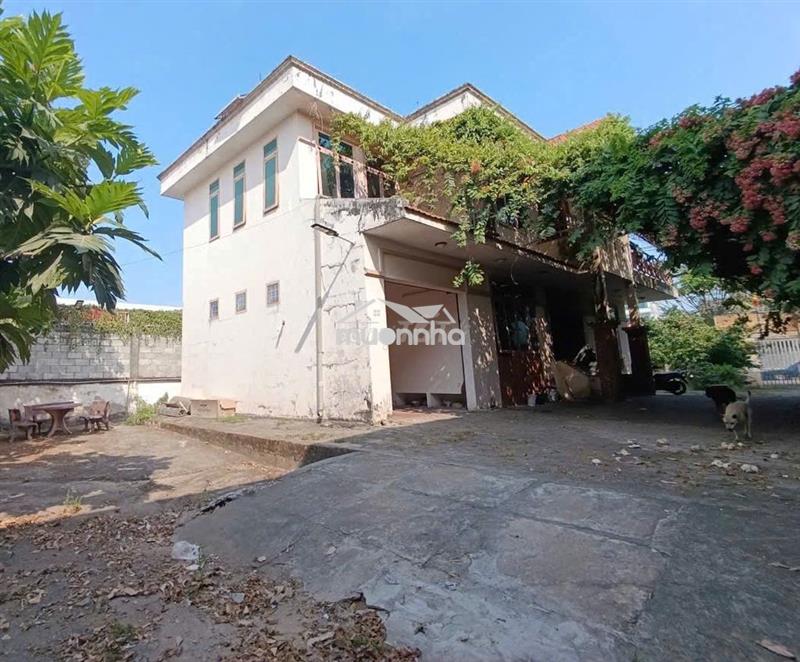 Cho thuê nhà + đất phạm hữu lầu – nhà 1 trệt 1 lầu – đất rộng 1.000m2