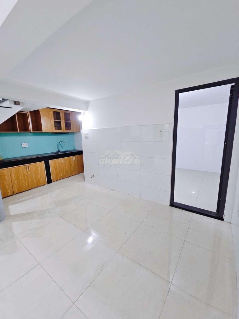 Nhà bình chuẩn dân tự xây 5 x 11 , 2 pngu - 2 wc thổ cư full giá 1.35 - 4