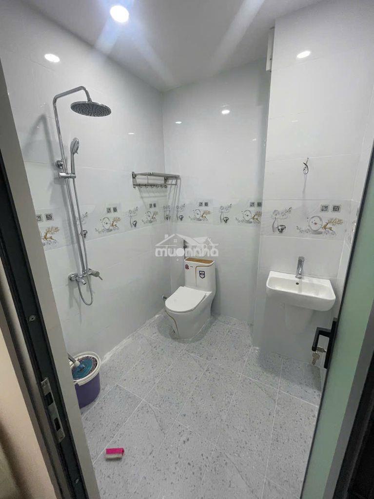 Nhà 3 tầng mặt tiền hồng bàng, nhà mới xây rất đẹp, 4m x 18m, 3pn, 3wc - 2