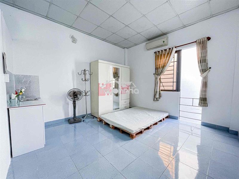 Chính chủ cho thuê ban công rộng sát bên pmh q7