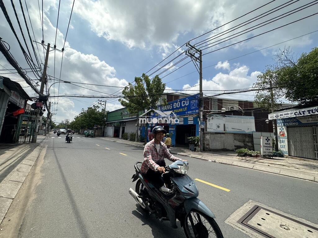 Nhà hơn 2 tỷ - 3 tầng - dọn vào ở ngay - thoại ngọc hầu - tân phú - 2