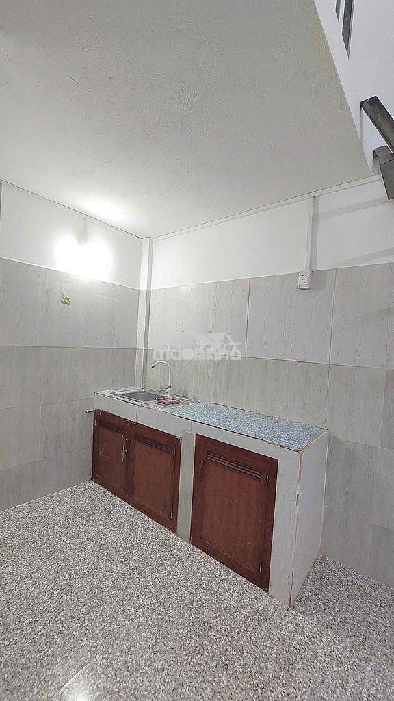 Ngã 4 thủ đức - có máy lạnh + máy giặt !! - 2