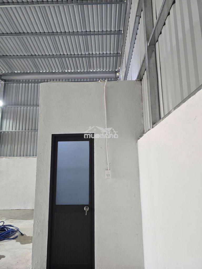 Cho thuê kho xưởng( mặt bằng kinh doanh) phú tân tp mới bình dương 