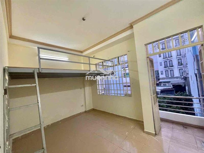 Phòng 20m2  23h đóng cửa khu đặt biệt an ninh.