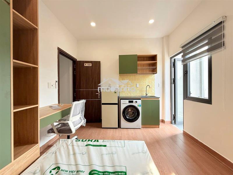 Trống sẵn phòng ban công, máy giặt riêng ở liền tiện đi vào trung tâm