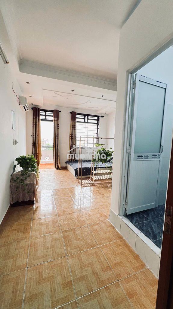 Phòng ban công - view đẹp - thoáng mát - đầy đủ nội thật