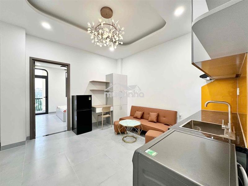 1 phòng ngủ, 1 phòng khách, ban công thoáng mát, full nội thất mới
