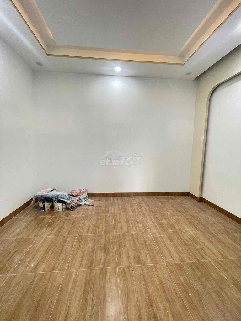 Cho thuê nguyên căn ngã tư phú nhuận trệt 3 lầu - 4