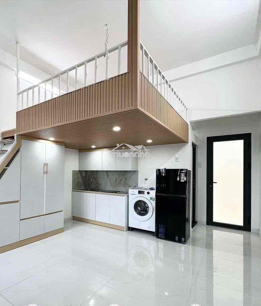 Duplex ban công full nội thất rộng 40m2 ngay ngã tư 4xã - 4