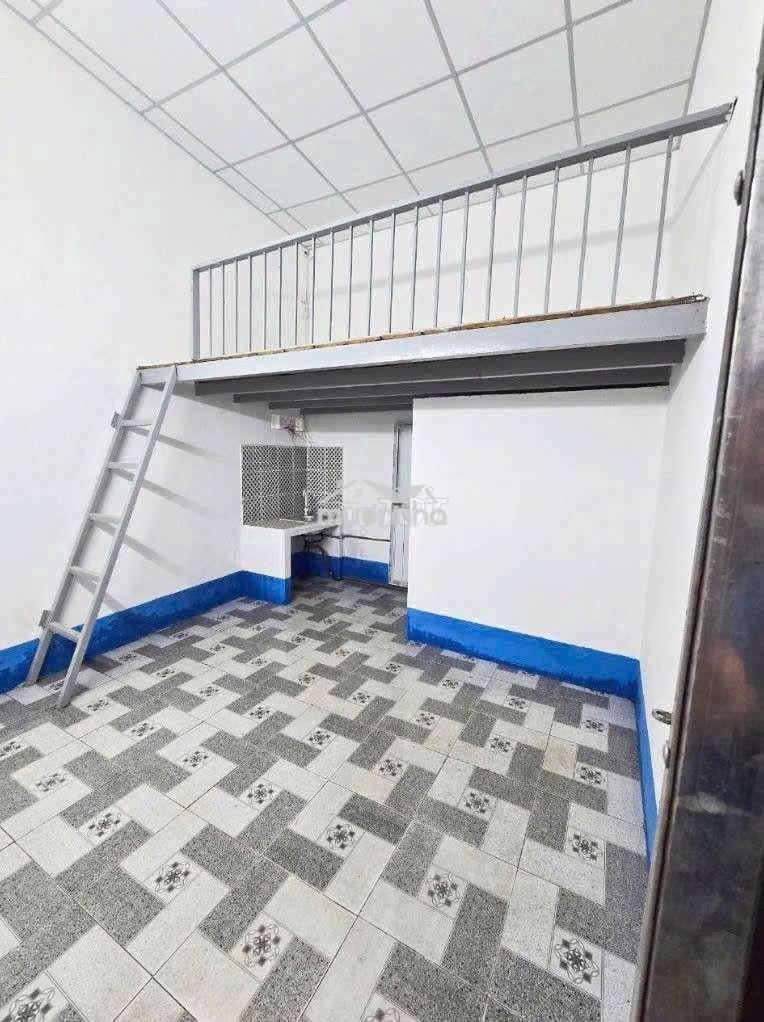 Phòng trọ có máy lạnh ở gần vincom ngã tư 550 dĩ an giá 1tr5 -1tr8 