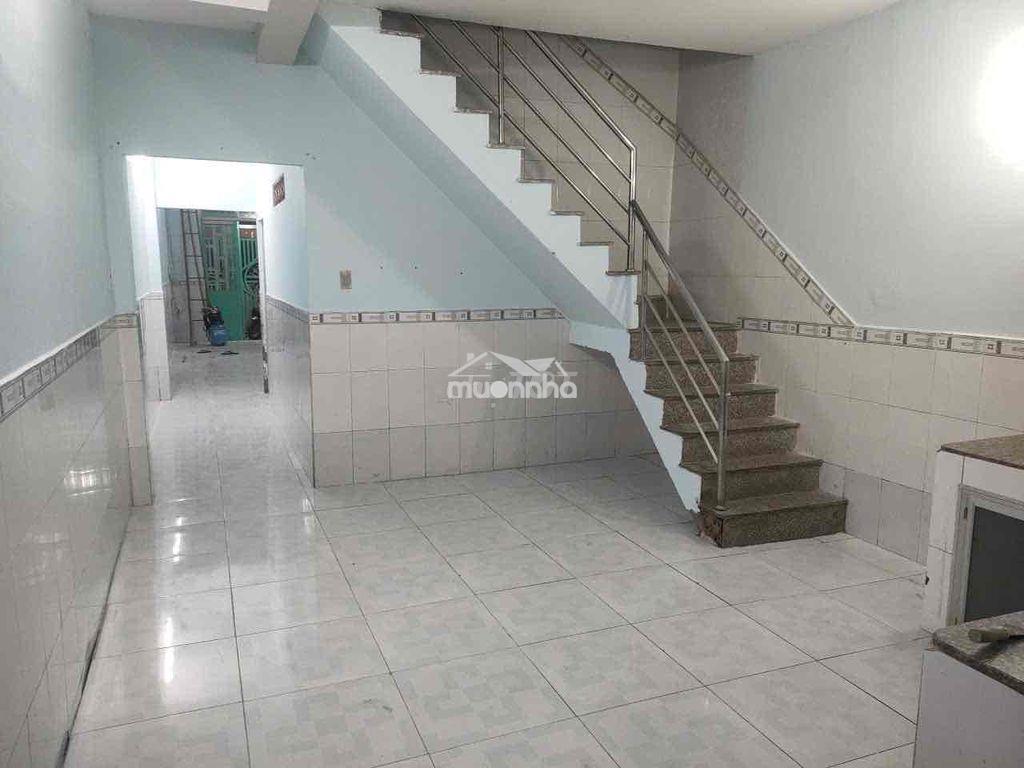 Cho thuê nhà 5tr/ tháng.  dt: 4m x 20m lầu 3pn (2 kín 1 mở) 2wc.  👉 đư - 2
