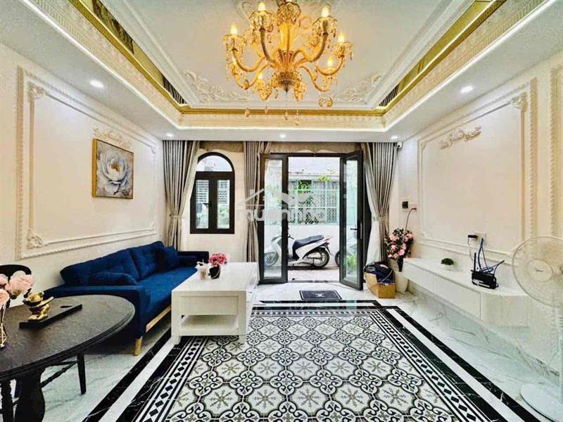 Tân cổ điển, nguyễn đình chính, 2 tầng(3pn) có 1pn trệt, sd: 80m2