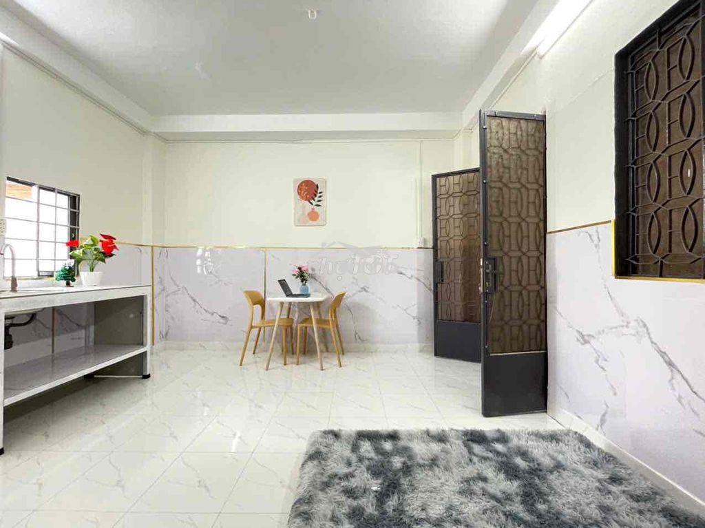 PHÒNG MỚI XÂY BANCON CỬA SỔ TRỜI - MẶT TIỀN 192C BÌNH THỚI - 4