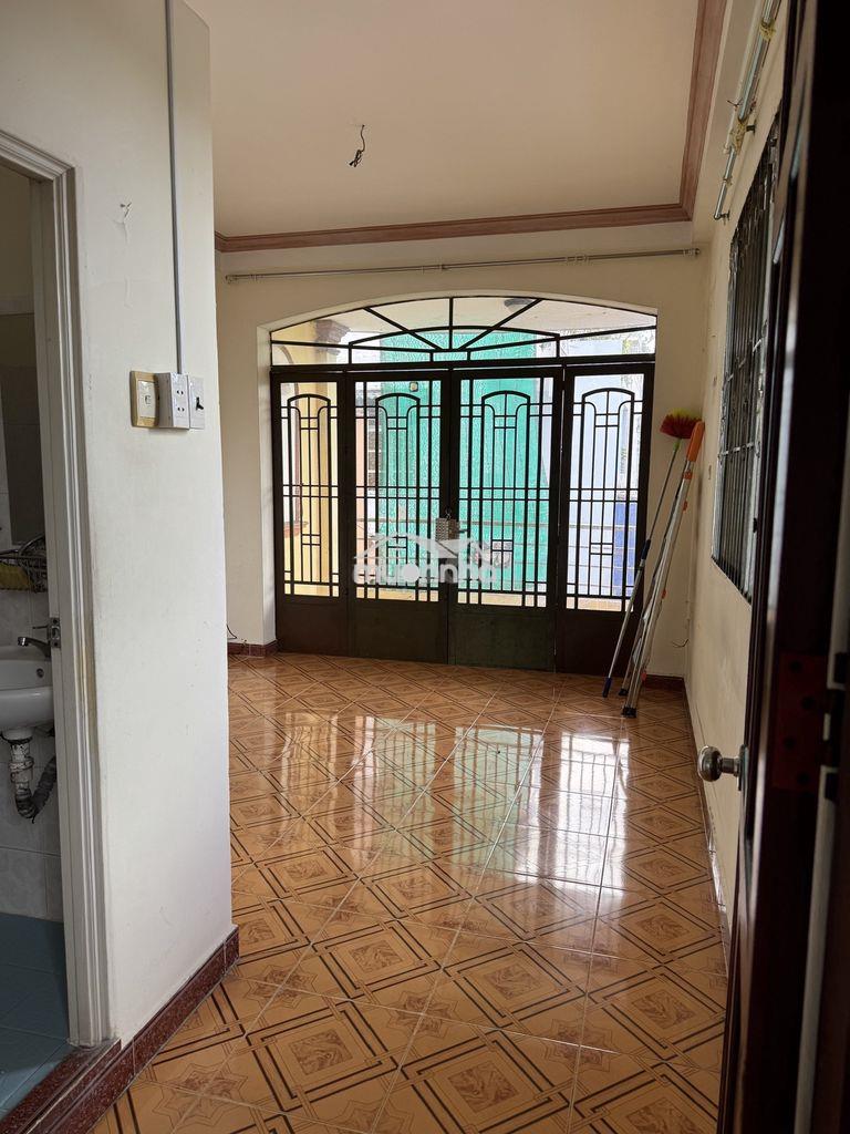 Phòng trọ 30m2 sát big c tô hiến thành có ban công, wc riêng - 2