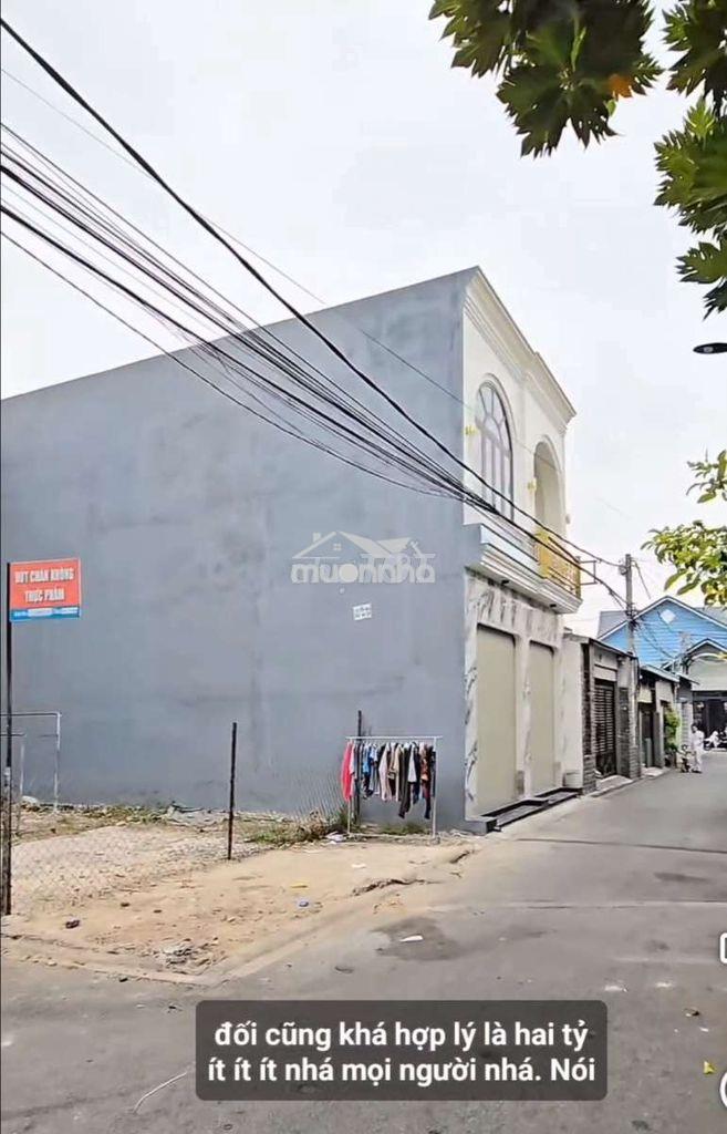 Cần bán đất hai mặt tiền sổ riêng thổ cư 6 x 12 m